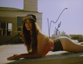Hailee Keanna Lautenbach autograph