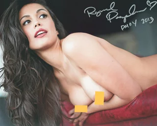 Raquel Pomplun autograph