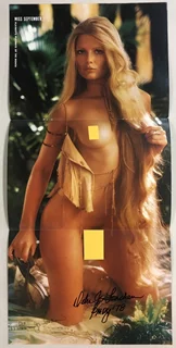 Debra Jo Fondren autograph