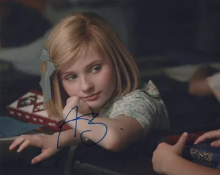 Abigail Breslin autograph