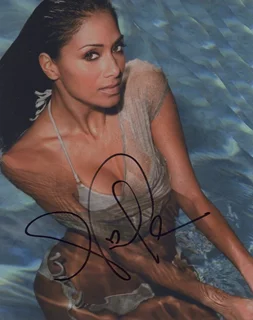 Nicole Scherzinger autograph