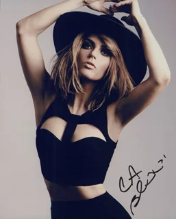 Claudia Alvarez autograph