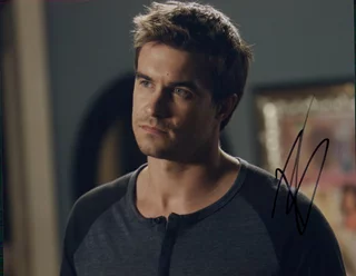 Rob Mayes autograph