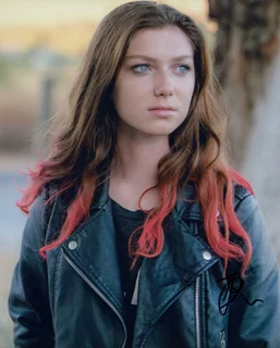 Isabella Blake-Thomas autograph