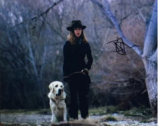 Isabella Blake-Thomas autograph