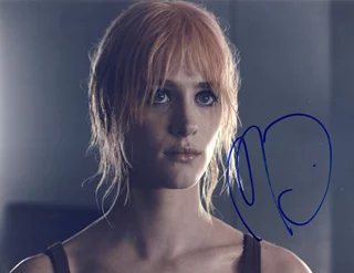 Mackenzie Davis autograph