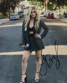 Jenna Boyd autograph