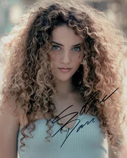 Sofie Dossi autograph