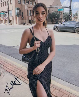 Thalita Ferrez autograph