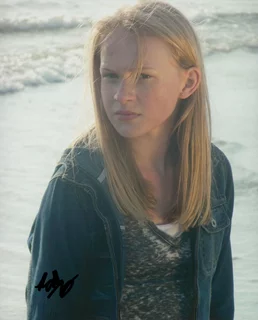 Rachelle Henry autograph