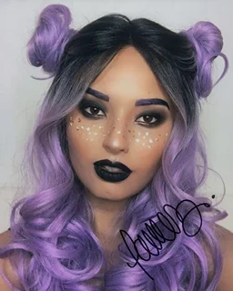 Laura Sanchez autograph