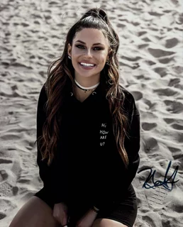 Hannah Stocking autograph