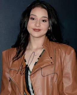 Issie Swickle autograph