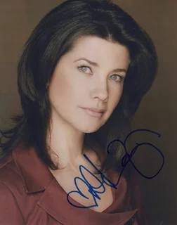 Daphne Zuniga autograph