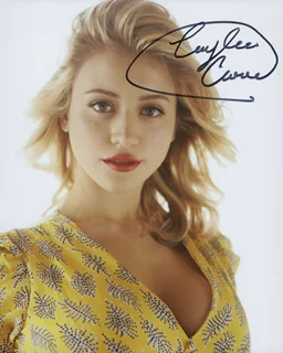 Caylee Cowan autograph