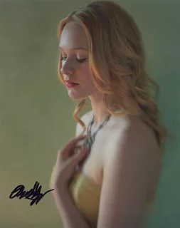 Rachelle Henry autograph