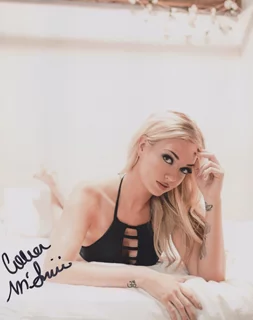 Colleen McGinniss autograph