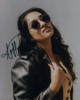 Alyssa Raghu autograph