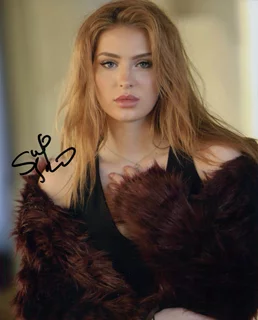 Saxon Sharbino autograph