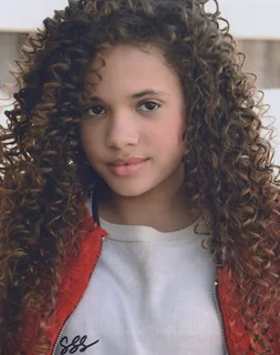 Scarlet Spencer autograph