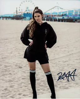 Hannah Stocking autograph