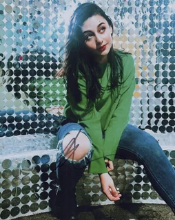 Issie Swickle autograph