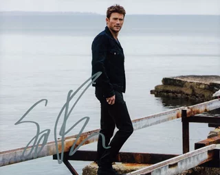 Scott Eastwood autograph
