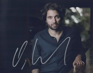 Alejandro Landes autograph