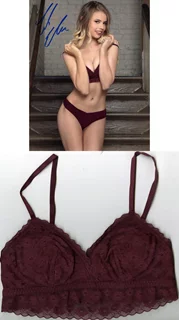 Tabitha Elm autograph