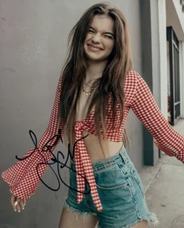 Alexis Jayde Burnett autograph