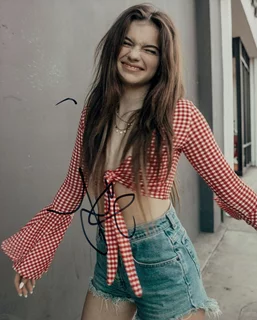 Alexis Jayde Burnett autograph