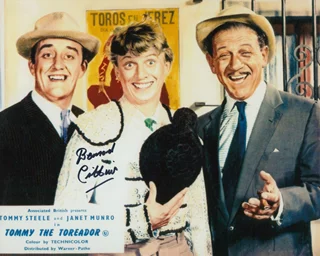 Bernard Cribbins autograph