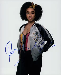 Pearl Mackie autograph