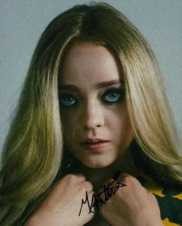 Madeleine Arthur autograph