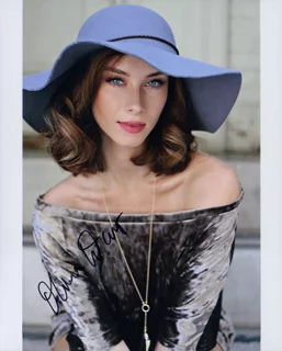 Olivia Davis autograph