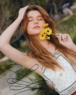 Serena Laurel autograph