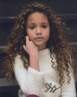 Scarlet Spencer autograph