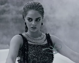 Samara Weaving autograph