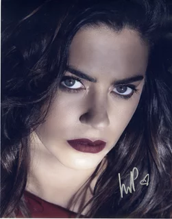 Lorenza Izzo autograph