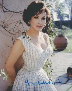 Gina Lollobrigida autograph