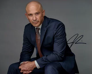 Joe Nieves autograph