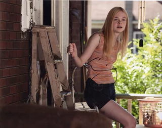 Elle Fanning autograph
