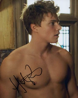 Hunter Parrish autograph