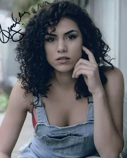 Andrea Sixtos autograph