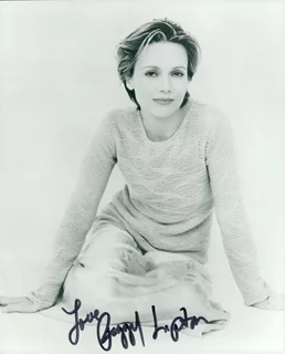 Peggy Lipton autograph
