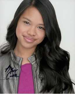 Nikki Castillo autograph