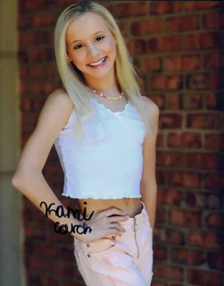 Kami Couch autograph