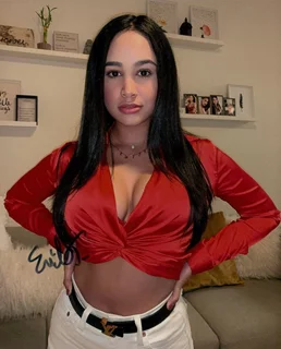 Emily Tosta autograph