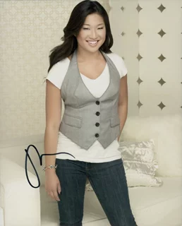 Jenna Ushkowitz autograph