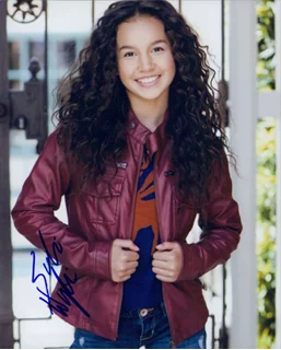 Sofia Wylie autograph